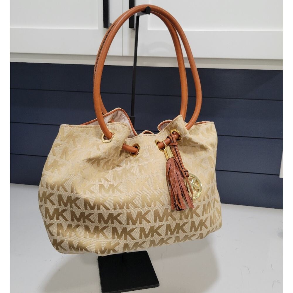 Michael Michael Kors East West Ring Canvas Ring Handle Tote 35S3GRTT6J MK Logo